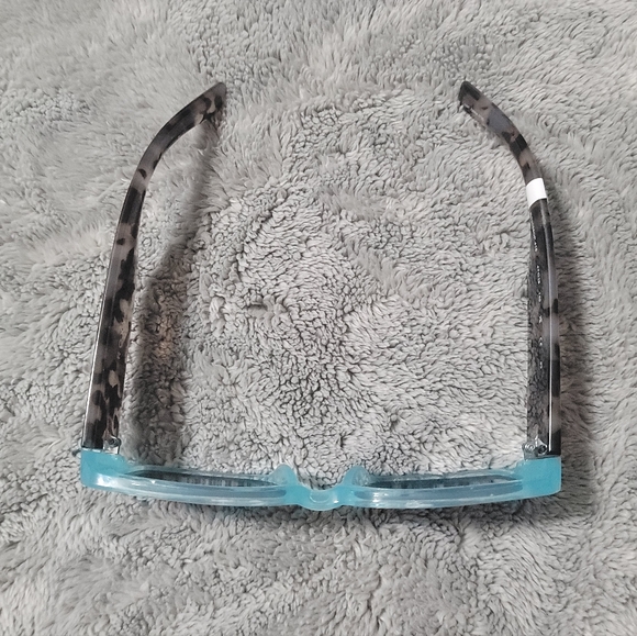 ROXY Blue Tortoise Sunglasses - Picture 5 of 7